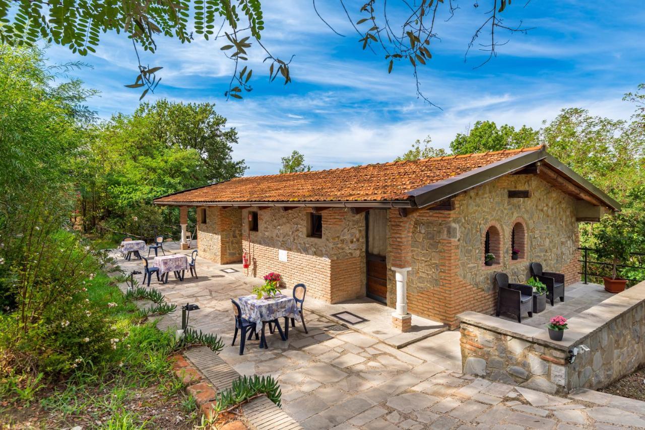 Ippotur Medieval Resort Castelnuovo Magra Extérieur photo