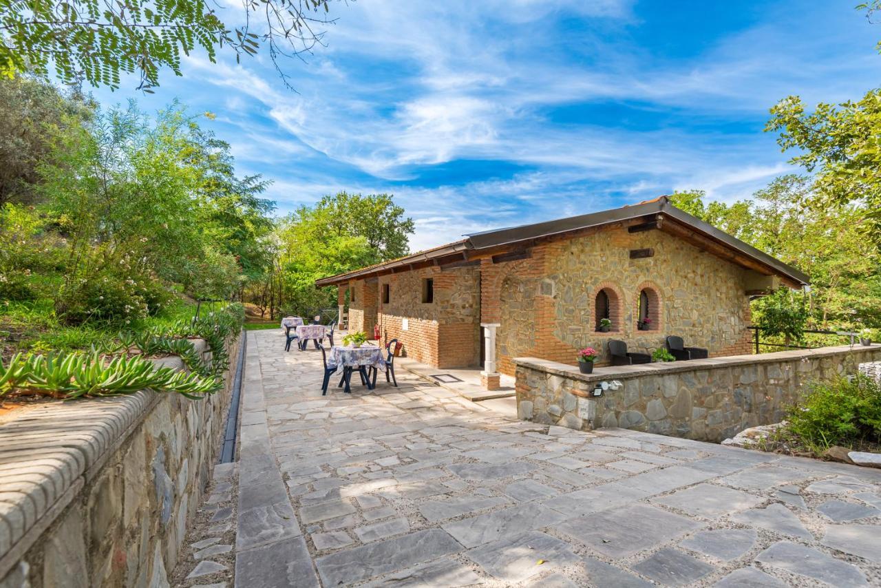Ippotur Medieval Resort Castelnuovo Magra Extérieur photo
