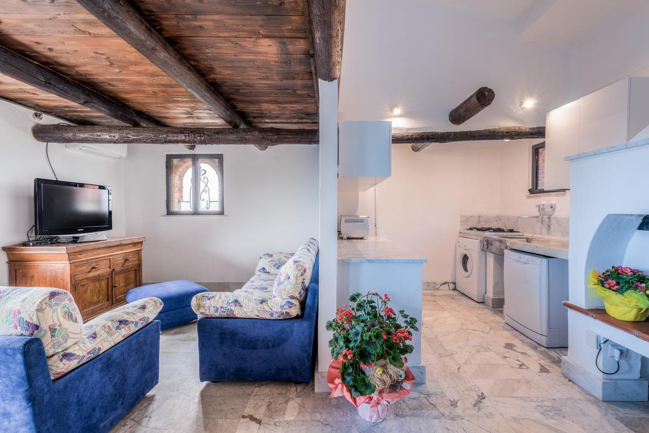 Ippotur Medieval Resort Castelnuovo Magra Extérieur photo