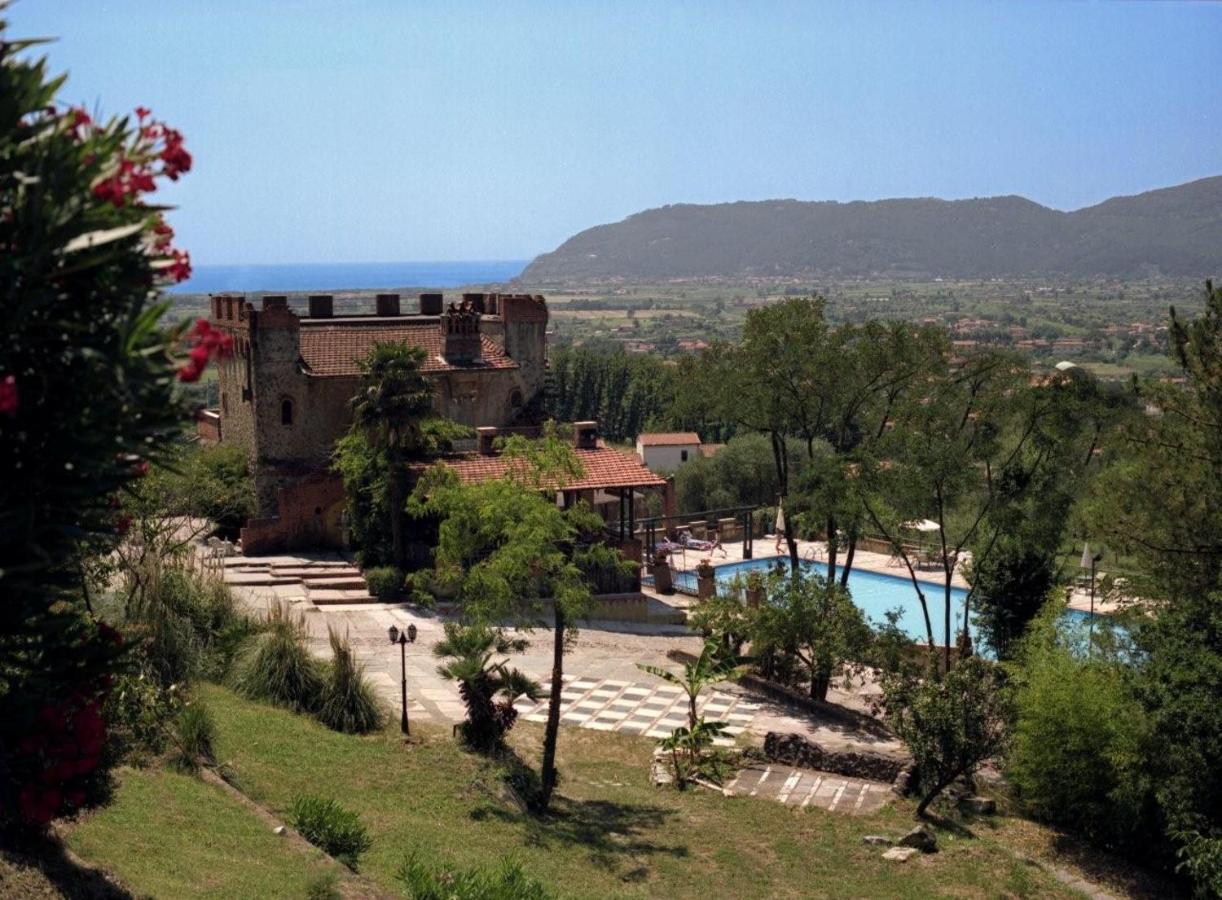 Ippotur Medieval Resort Castelnuovo Magra Extérieur photo